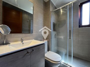 Casa en venta de 7 dorm.mas departamento, Piedra roja,Colina