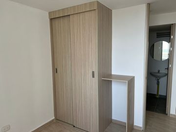apartamento en arriendo/venta en paraíso. Cod V104929