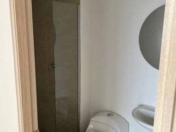 apartamento en arriendo/venta en paraíso. Cod V104929