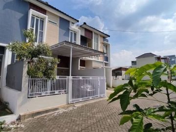 Rumah Exclusive 2 Lantai Dekat Kampus Unikama