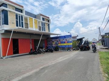 Rumah Exclusive 2 Lantai Dekat Kampus Unikama
