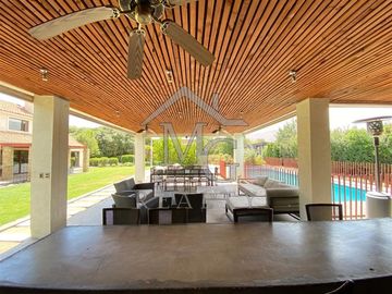 Casa en venta de 5 dorm. en Piedra Roja guay -guay Colina