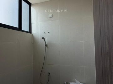 Disewakan Ruko 2 Lantai Siap Pakai Di  Garden Loft  Grand Wisata