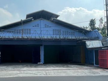 Rumah usaha disewakan Raya Lontar Surabaya