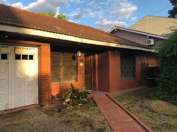 CASA CHALET A REFACCIONAR EN LUIS GUILLON