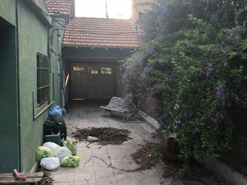 CASA CHALET A REFACCIONAR EN LUIS GUILLON