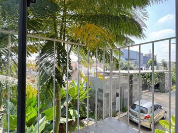 Rumah Baru, Gaya Modern. Pas Buat Pasangan Muda!