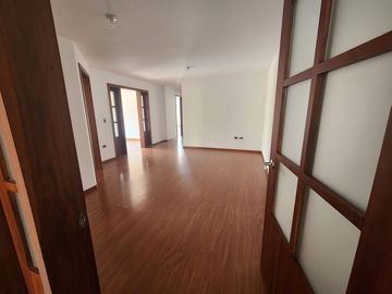 VENDO DEPARTAMENTO SECTOR BELLAVISTA, NORTE DE QUITO