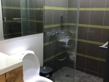 Condominium 2 Bedrooms: 2BR Condo For Sale in Edades Tower and Garden Villas Rockwell Makati City
