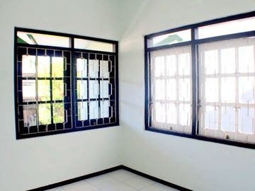 Rumah Pojok Luas 180 di Bukit Dieng kota Malang