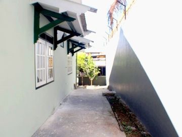 Rumah Pojok Luas 180 di Bukit Dieng kota Malang