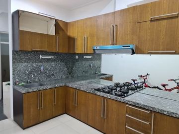 Dijual Rumah Villa Sentra Raya Citraland , Surabaya Barat