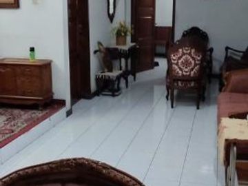 Rumah di jalan Surya Sumantri tengah Kota Bandung bebas banjir strategis