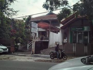 Rumah di jalan Surya Sumantri tengah Kota Bandung bebas banjir strategis