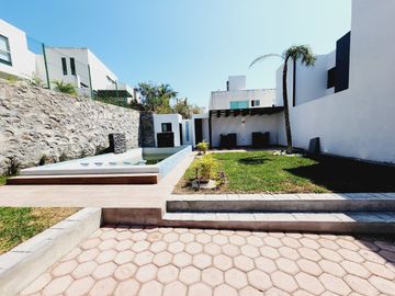 Casas en VENTA en conjunto con alberca excelente precio FRACC LOMAS RESIDENCIAL