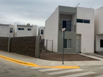 CASA EN VENTA EN FRAC PRIVADO