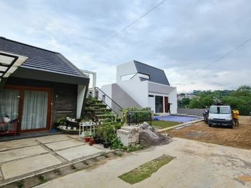Rumah dijual mewah cantik rasa villa konsep downslope di Cigadung Cikutra Dago dkt BORMA