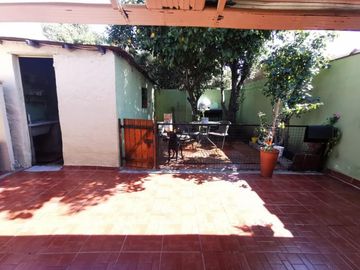 CASA PH AL FRENTE DE 3 AMBIENTES EN VENTA - CASTELAR NORTE