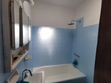 CASA PH AL FRENTE DE 3 AMBIENTES EN VENTA - CASTELAR NORTE