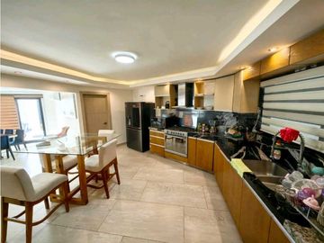 Casa en Venta en Cumbres 3er Sector 4 hab con alberca Monterrey