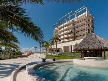 Departamento frente al mar, con club de playa, casa club en residencial de lijo,