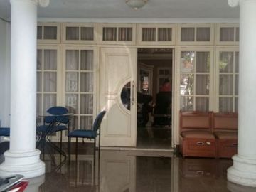 RUMAH MEWAH 2LT DI TENGAH KOTA JOGJA
