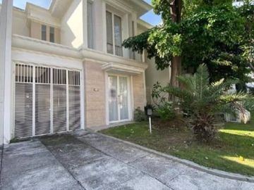 Rumah Long Beach Baru Gress 2 Lantai Semi Furnished