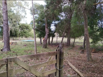 VENTA, Chacra en Punta Indio con casa a demoler. con pileta