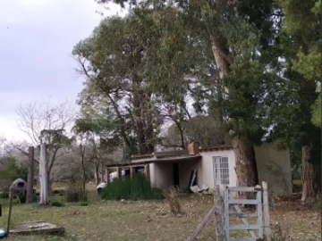 VENTA, Chacra en Punta Indio con casa a demoler. con pileta