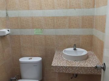 DIJUAL RUKO 2,5 LANTAI LOKASI BAGUS COCOK UNTUK BISNIS DI VIENNA BSD