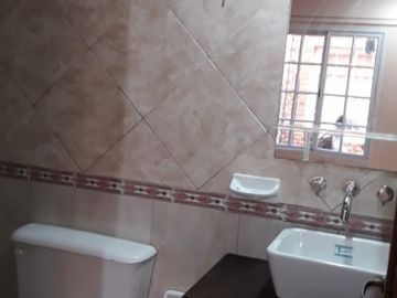 EXCLELENTE PROPIEDAD EDIFICIO CON SEIS DEPARTAMENTOS DE DOS AMBIENTES SOBRE LA AVENIDA PRINCIPAL DE SANTO TOME CTES.