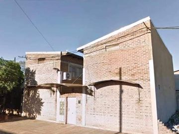 EXCLELENTE PROPIEDAD EDIFICIO CON SEIS DEPARTAMENTOS DE DOS AMBIENTES SOBRE LA AVENIDA PRINCIPAL DE SANTO TOME CTES.