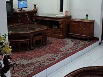 Rumah besar cocok untuk kantor dan kostan jl surya Sumantri sukajadi Bandung