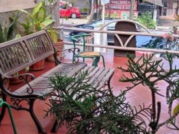 Rumah besar cocok untuk kantor dan kostan jl surya Sumantri sukajadi Bandung