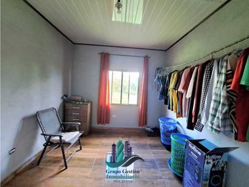 VENDO CASA 2HAB EN LOTE DE 800M2 LA ESTRELLA