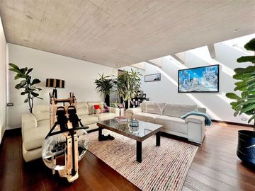 Casa en venta de 5 dorm. en Lo Barnechea