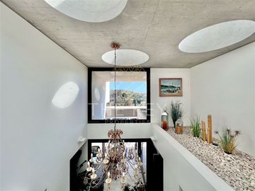 Casa en venta de 5 dorm. en Lo Barnechea