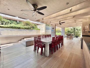 Casa en venta de 5 dorm. en Lo Barnechea