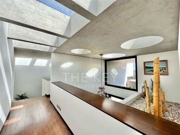Casa en venta de 5 dorm. en Lo Barnechea