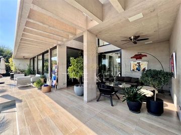 Casa en venta de 5 dorm. en Lo Barnechea