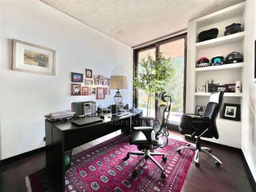 Casa en venta de 5 dorm. en Lo Barnechea