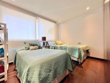 Casa en venta de 5 dorm. en Lo Barnechea