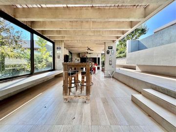 Casa en venta de 5 dorm. en Lo Barnechea