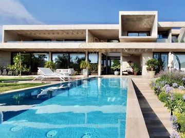 Casa en venta de 5 dorm. en Lo Barnechea