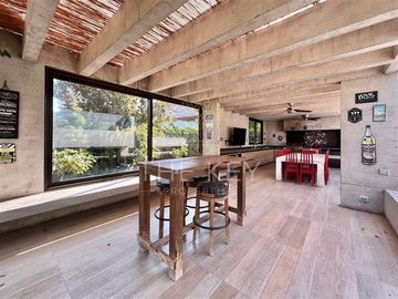 Casa en venta de 5 dorm. en Lo Barnechea
