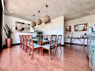 Casa en venta de 5 dorm. en Lo Barnechea