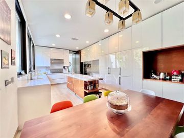 Casa en venta de 5 dorm. en Lo Barnechea