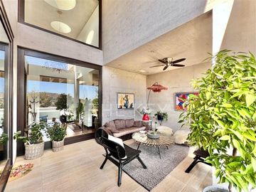 Casa en venta de 5 dorm. en Lo Barnechea