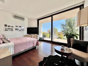 Casa en venta de 5 dorm. en Lo Barnechea