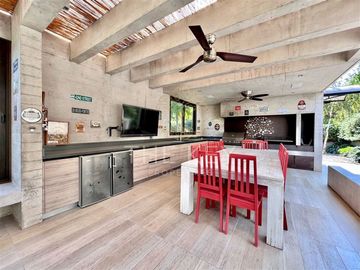 Casa en venta de 5 dorm. en Lo Barnechea